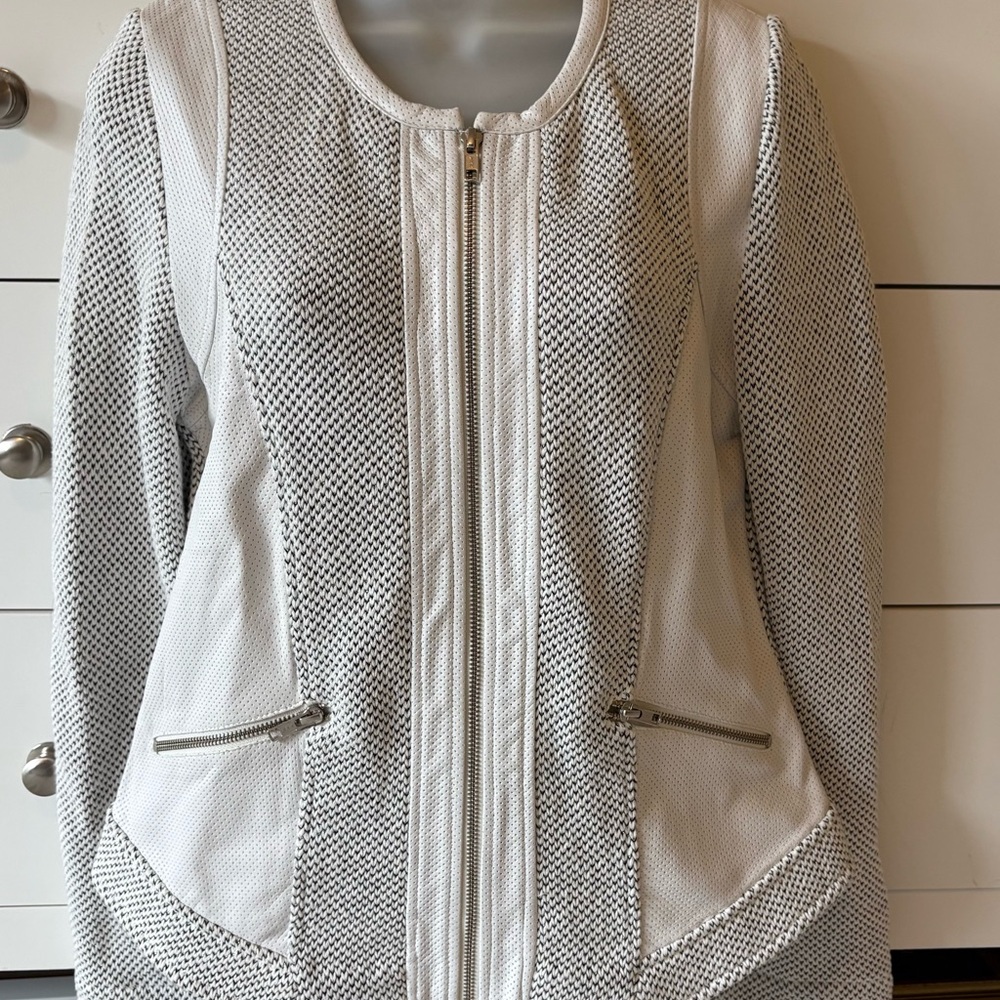 Elegant White Mesh Blazer